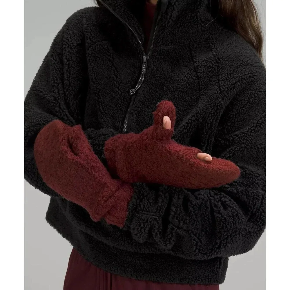 NWT Lululemon Women's Ombre Knit Textured Mittens Size M/L Red Merlot